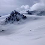 Unterwegs von der Martin-Busch-Hütte zur Fineilspitze, im Hintergrund der Similaun.