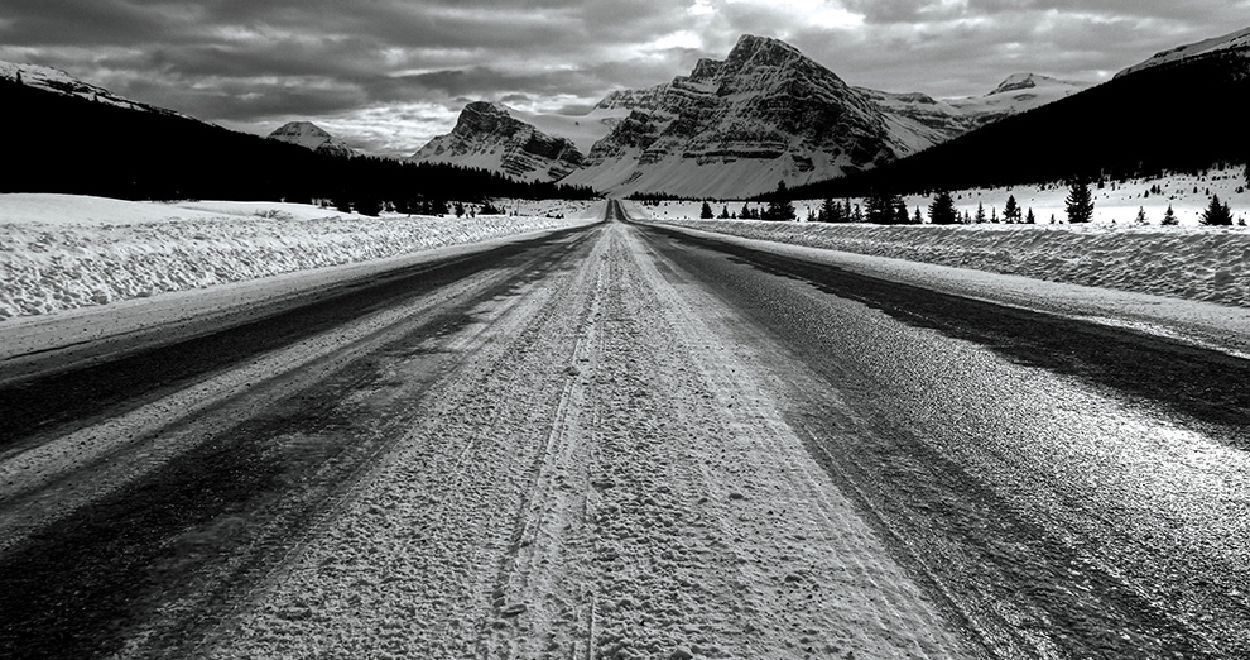 Roadtrip-Impression: Icy Road, Bow Valley, Kanada. | Foto: Basti Fiedler
