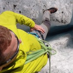 Verstellbare Ärmelbündchen, seitliche Eingrifftaschen, verstellbare Kapuze mit Schirm ... - kurz: eine gut durchdachte Isolationsjacke. | Foto: Patrick Ribis