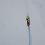 Kurz vor dem Gipfel des Cerro Torre geht es durch die Eisrinne. | Foto: Mautz Much