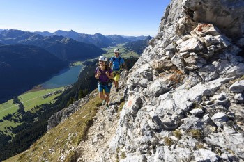 Landschaftlich gehört die Bergtour auf die Rote Flüh zu den schönsten im Tannheimer Tal. | Foto: TVB Tannheimer Tal / Wolfgang Ehn