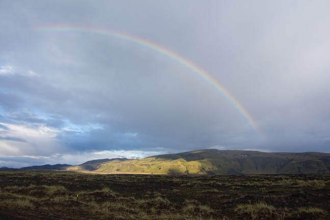 Regenbogen auf dem Weg nach Landmannalaugar. | Foto: Johannes Wolf