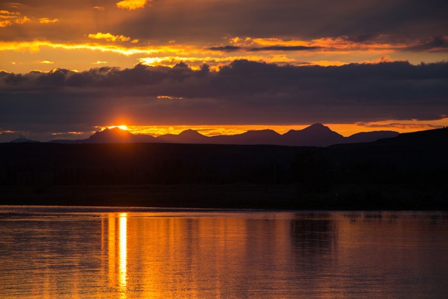 Ein atemberaubender Sonnuntergang auf Island. | Foto: Johannes Wolf
