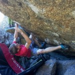 Schützt gegen spitze Steine und Wurzeln: das Ocun Pady Sitcase. | Foto: Chris Münch