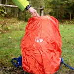 Integrierte Regenhülle beim Lowe Alpine Cholatse 45. | Foto: Jens Oellrich