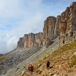Oben schroff, unten lieblich - das macht die Dolomiten aus. | Foto: PR Val Gardena/Gröden