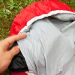 Dank des Kopfkissenfaches, das mit Kleidung gefüllt werden kann, muss kein extra Kissen mit ins Gepäck. | Foto: Jens Blume