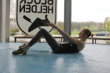 Ausgangsposition des klassischen Sit-Ups. | Foto: Tim Paulus