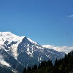 Paragilder vor dem Mont Blanc | Foto: Jan Kozlwoski