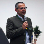 Bergzeit-Geschäftsführer Maximilian Hofbauer begrüßte in den neuen Räumlichkeiten rund 160 Gäste. | Foto: Arnold Zimprich