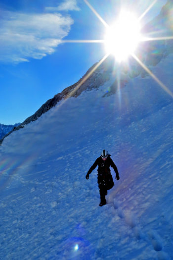 Die Stahlseile sind jedoch oft unter den Schneemassen verborgen. | Foto: Ben Weiler