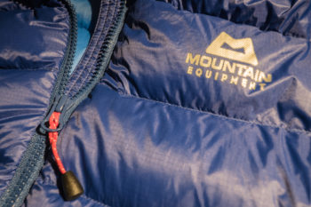 Der Klemmschutz des Frontreißverschlusses erfüllt perfekt seinen Dienst. | Foto: Franz Mösbauer