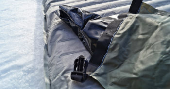 Die Matte verfügt über einen praktischen Packbeutel. | Foto: Alexandro Wöckner