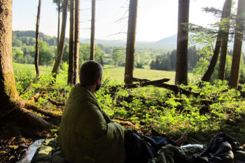 In lauen Frühlings- und Sommernächten hält der Spellbinder Schlafsack schön warm. | Foto: Joachim Riedle