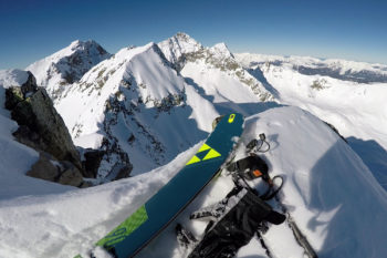 Gleich geht's los zur Steilabfahrt mit dem Transalp 90. | Foto: Lukas Ruetz