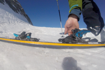 Eine Skibindung