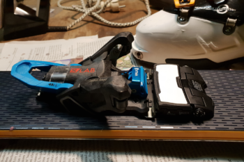 Der Vorderbacken einer Skitourenbindung