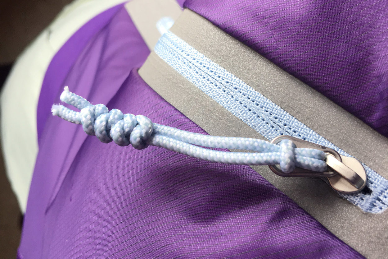 Nahaufnahme des Obermaterials der Salewa Pedroc Hybrid Jacke.