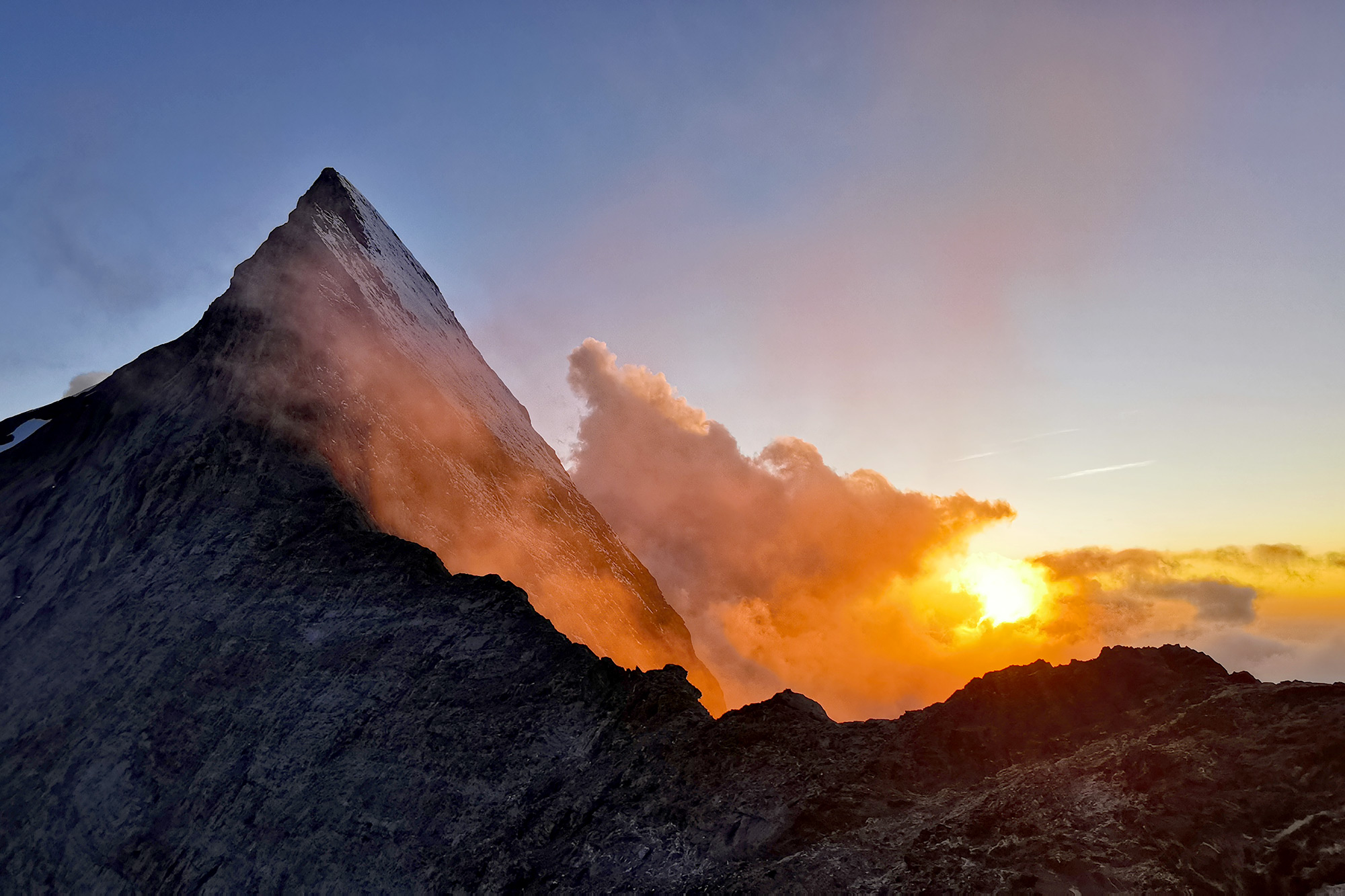 Sonnenuntergang mit Eigersilhouette.