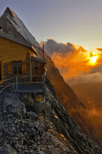 Sonnenuntergang auf der Mittellegihütte