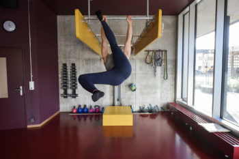 Natalie Bärtschi in Toes to Bar