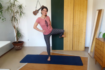 Homeoffice Yoga Beinkreisen