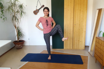Homeoffice Yoga Beinkreisen