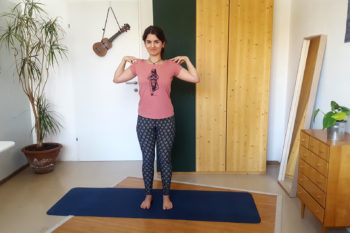 Homeoffice Yoga Schulter mobilisieren