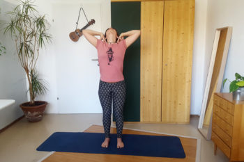 Homeoffice Yoga Schulter mobilisieren